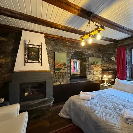 Asteras Tou Vorra בית הארחה 3*