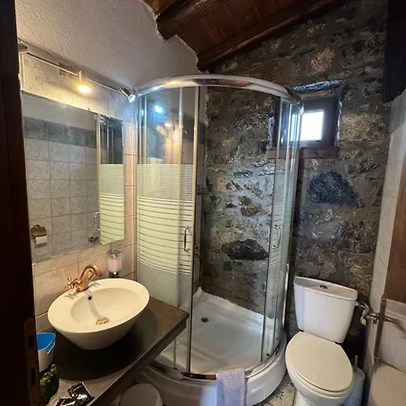 Asteras Tou Vorra בית הארחה